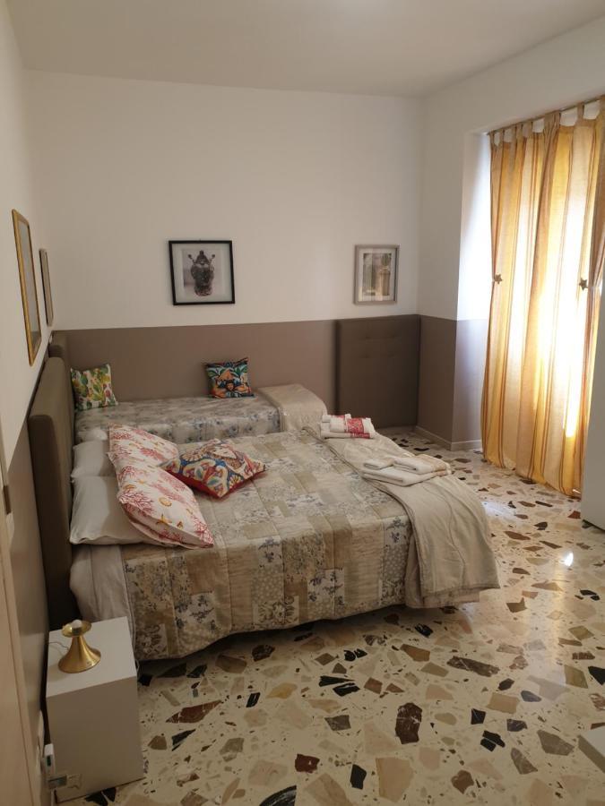 I Mori In Campidoglio Affitta Camere SantʼAgata di Militello Extérieur photo