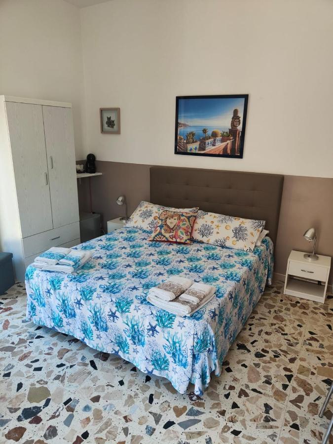 I Mori In Campidoglio Affitta Camere SantʼAgata di Militello Extérieur photo