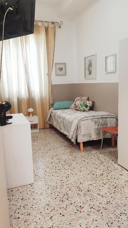 I Mori In Campidoglio Affitta Camere SantʼAgata di Militello Extérieur photo