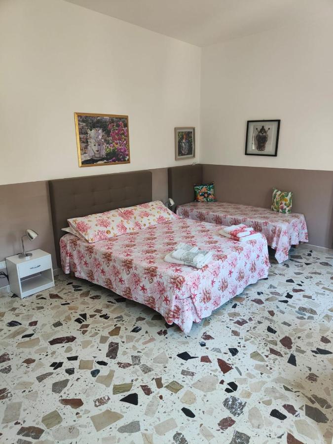 I Mori In Campidoglio Affitta Camere SantʼAgata di Militello Extérieur photo