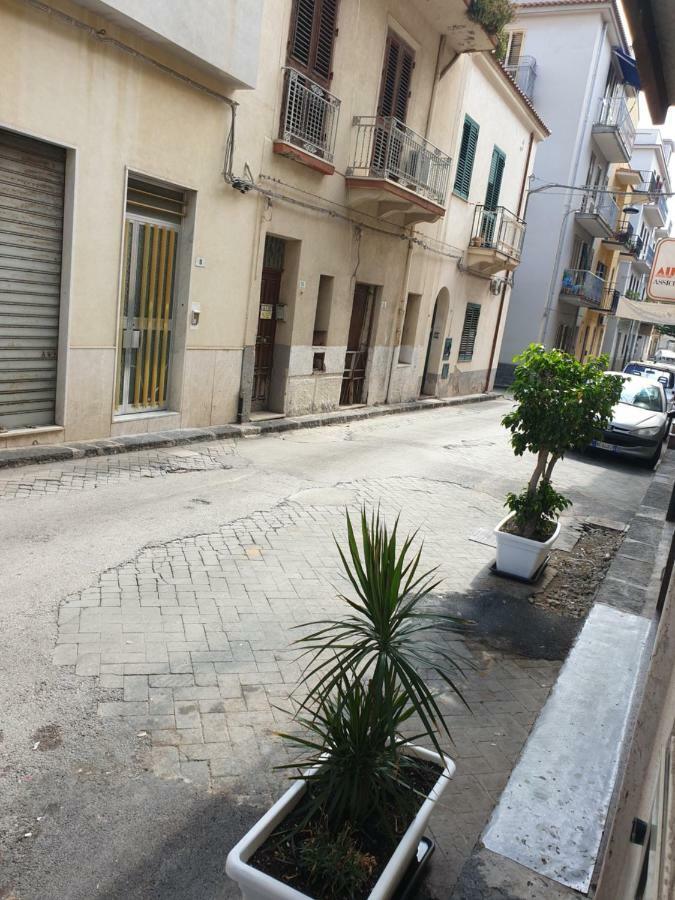 I Mori In Campidoglio Affitta Camere SantʼAgata di Militello Extérieur photo